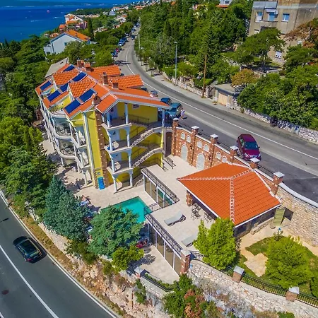 Apartment Palace Paulina Novi Vinodolski